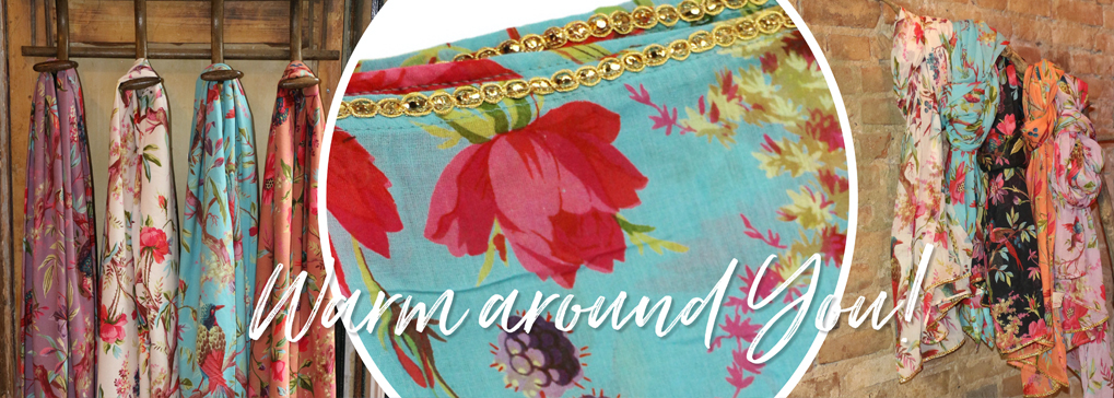 KIMONO'S, SHAWLS & PAREO'S